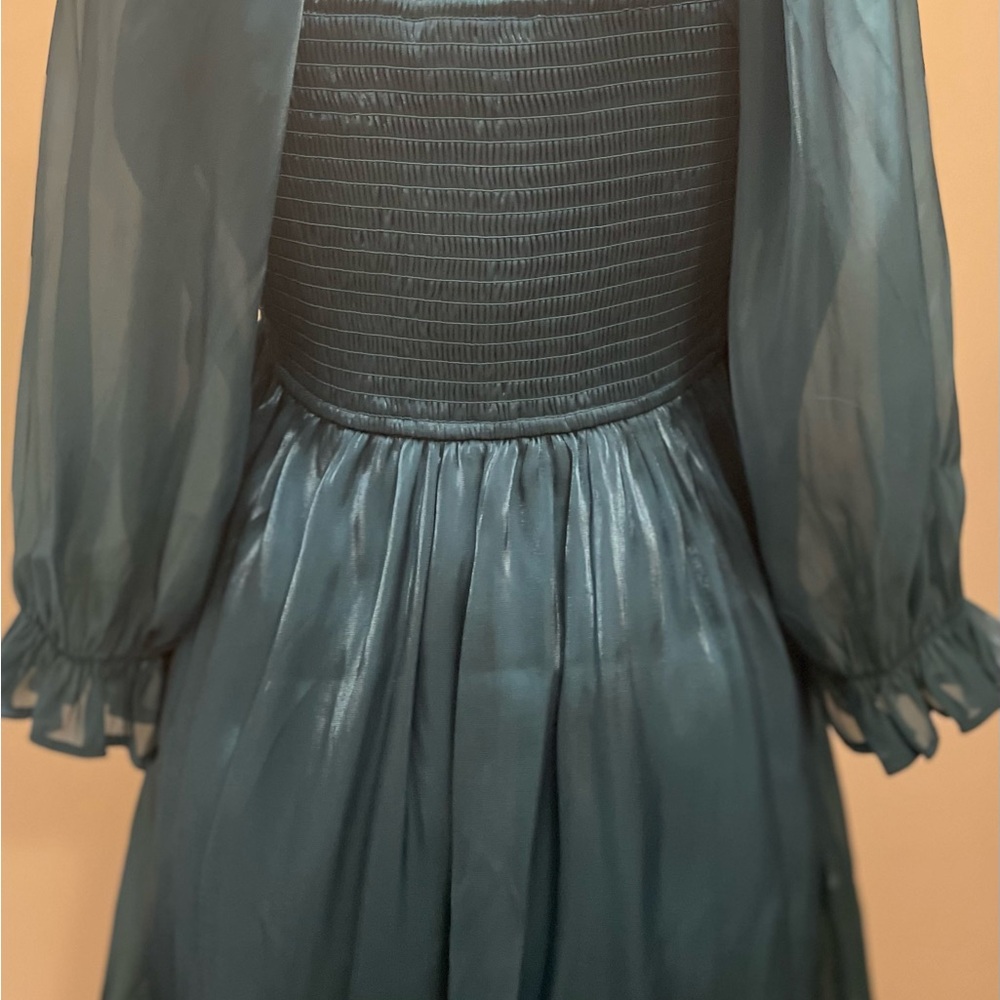 Elegant Teal Blouse - Picture 2 of 10